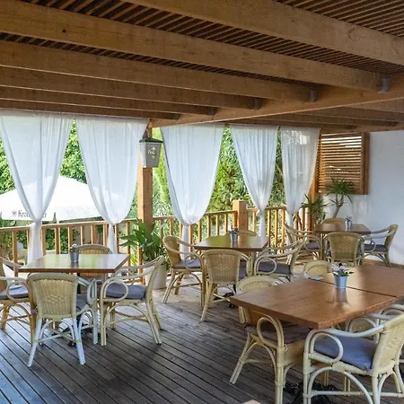 فندق Coral House & Food (adults Only)