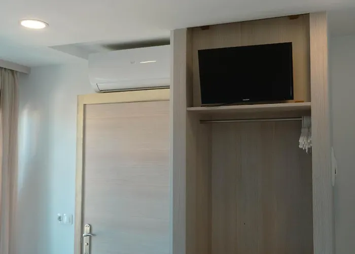 Coral House & Food (adults Only) Отель 2*