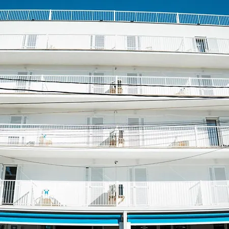 Coral House & Food (adults Only) 호텔 2*