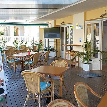 Coral House & Food (adults Only) بلايا ذي بالما