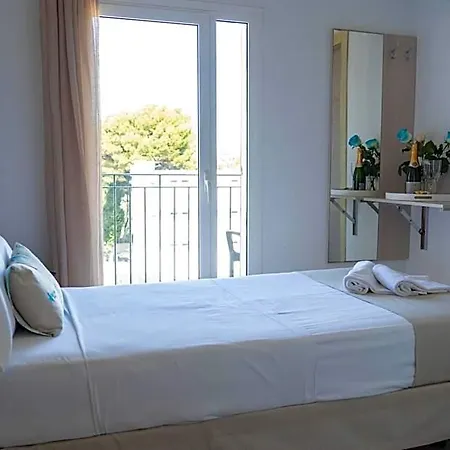 فندق Coral House & Food (adults Only) 2*