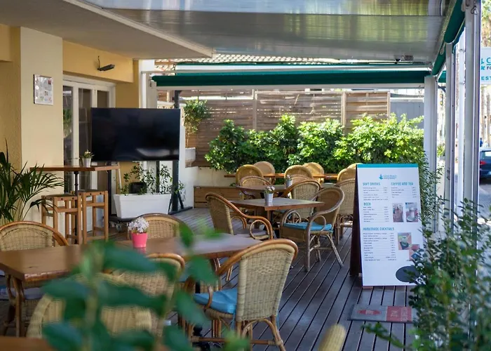 Coral House & Food (adults Only) 酒店